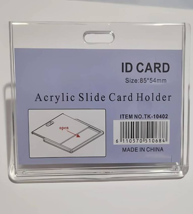 85x54 mm Porte-badge transparent en  plastique plexiglass , idéal pour protéger vos cartes professionnelles et d'identification.
